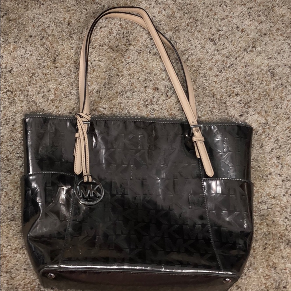 Micheal Kors shoulder bag with zippers